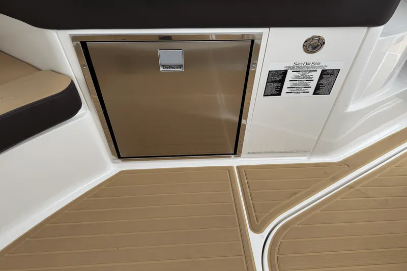 Slide: The Image of Sea Ray 320 SUNDANCER OUTBOARD 2023 - 7