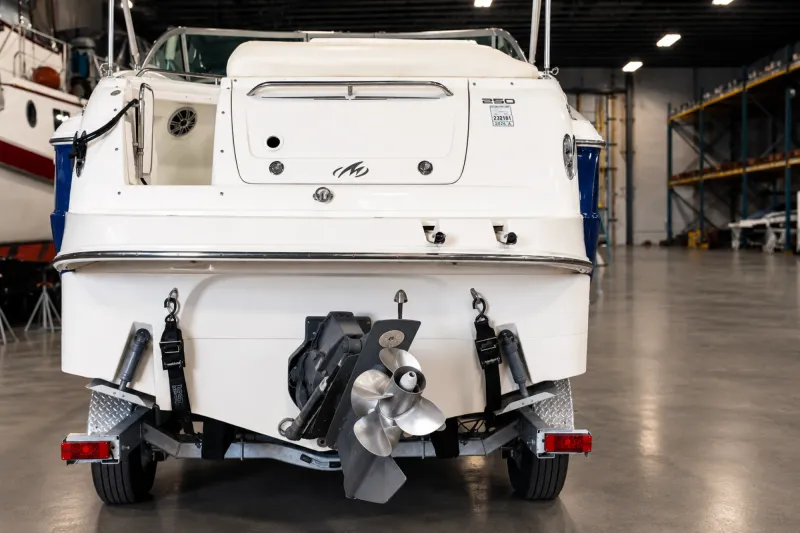 Slide: The Image of Monterey 250 Cruiser 2005 - 8