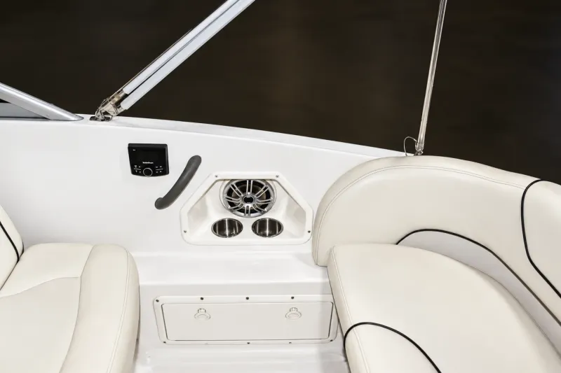 Slide: The Image of Monterey 250 Cruiser 2005 - 26
