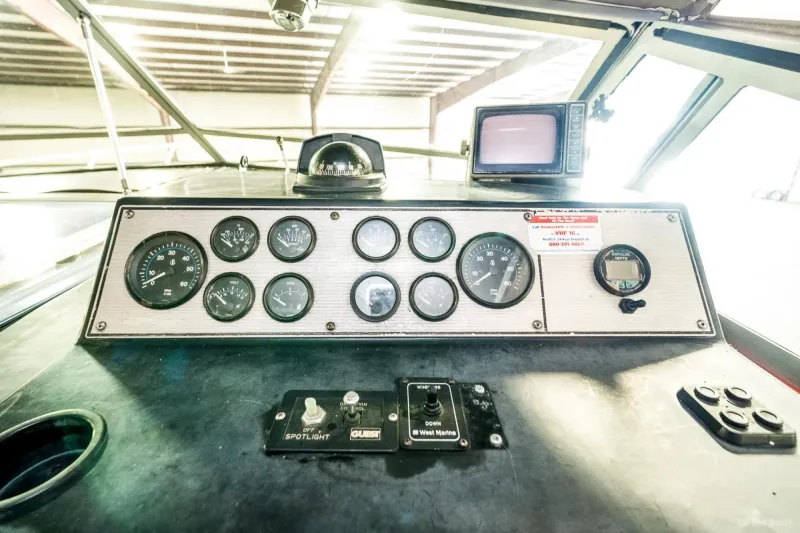 Slide: The Image of Chris-Craft 34 Amerosport 1987 - 18
