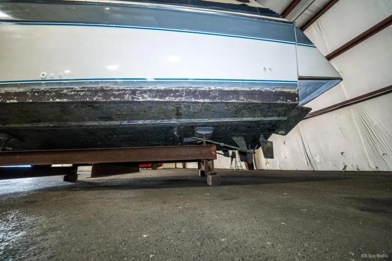 Slide: The Image of Chris-Craft 34 Amerosport 1987 - 8