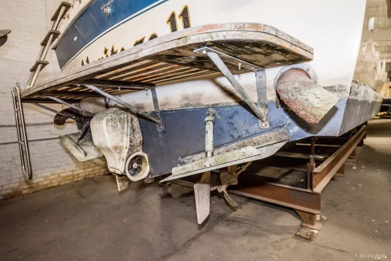 Slide: The Image of Chris-Craft 336 Mid Cabin 1985 - 9