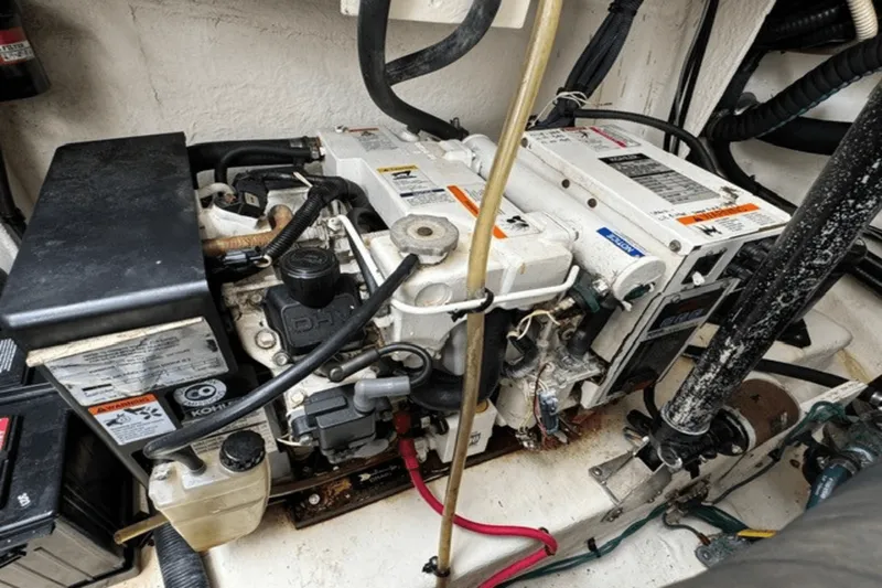 Slide: The Image of Sea Ray 340 Sundancer 2006 - 35