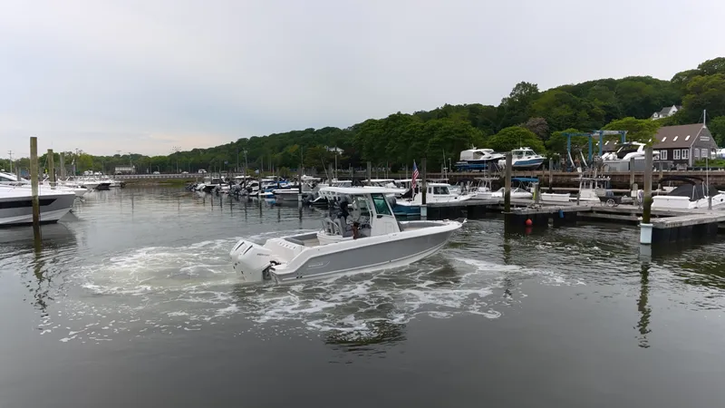 Slide: The Image of Boston Whaler 250 Outrage 2026 - 33