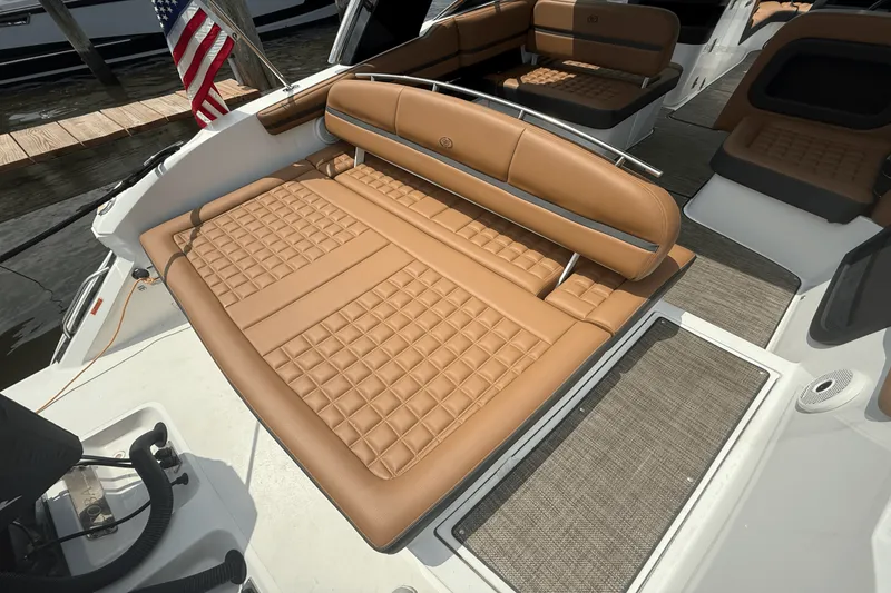 Slide: The Image of Cobalt 30SC Outboard 2023 - 13