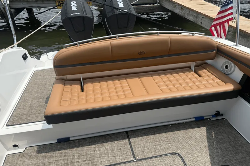 Slide: The Image of Cobalt 30SC Outboard 2023 - 15