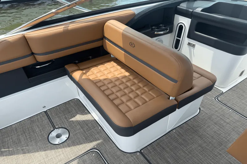 Slide: The Image of Cobalt 30SC Outboard 2023 - 16