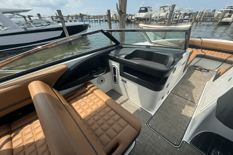 Slide: The Image of Cobalt 30SC Outboard 2023 - 17