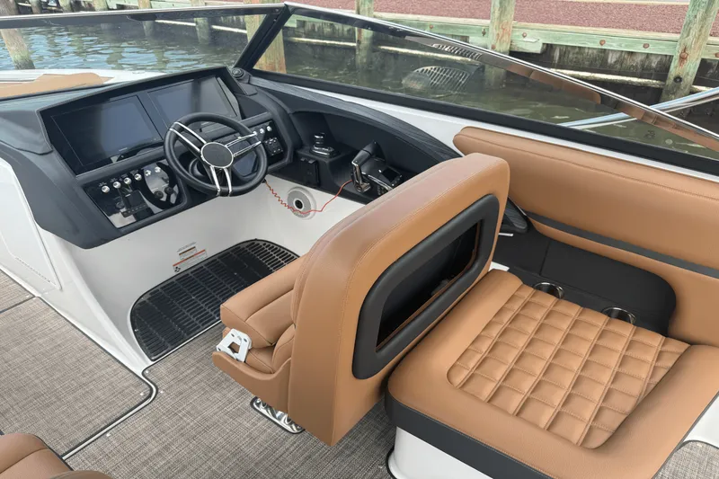 Slide: The Image of Cobalt 30SC Outboard 2023 - 19