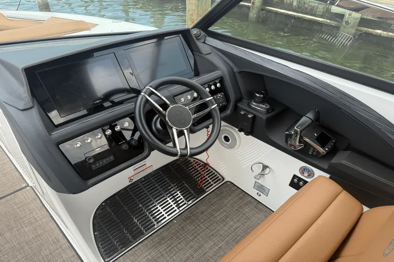 Slide: The Image of Cobalt 30SC Outboard 2023 - 21