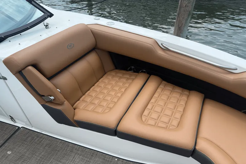 Slide: The Image of Cobalt 30SC Outboard 2023 - 25