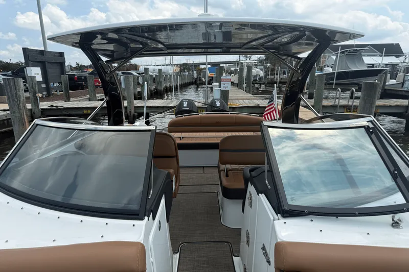 Slide: The Image of Cobalt 30SC Outboard 2023 - 28