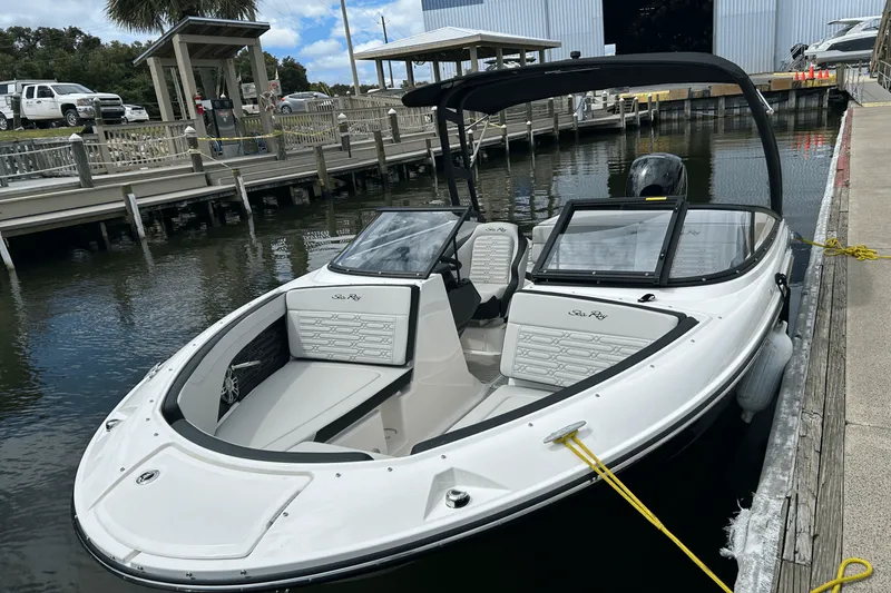 Slide: The Image of Sea Ray SPX 190 Outboard 2025 - 14