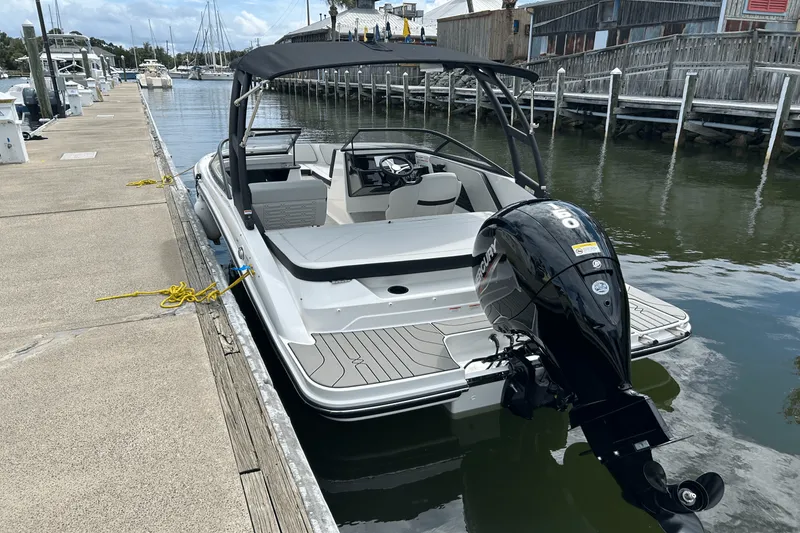 Slide: The Image of Sea Ray SPX 190 Outboard 2025 - 16