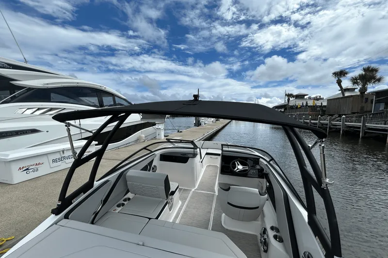 Slide: The Image of Sea Ray SPX 190 Outboard 2025 - 3