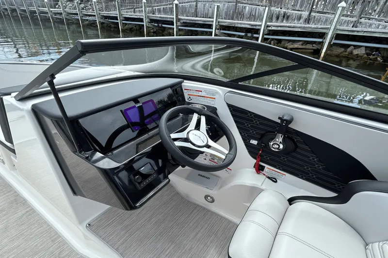 Slide: The Image of Sea Ray SPX 190 Outboard 2025 - 5