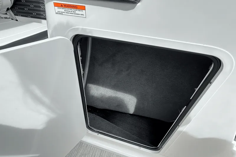 Slide: The Image of Sea Ray SPX 190 Outboard 2025 - 8