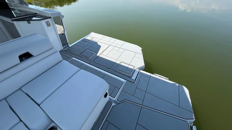 Slide: The Image of Aviara AV40 2024 - 16