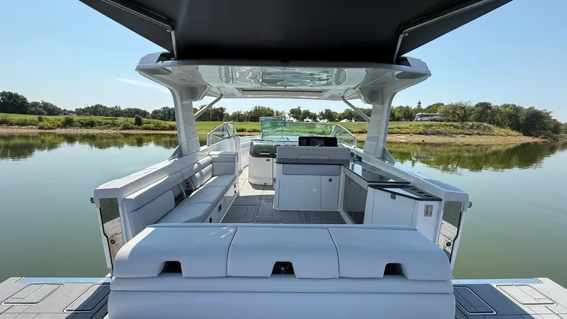 Slide: The Image of Aviara AV40 2024 - 20