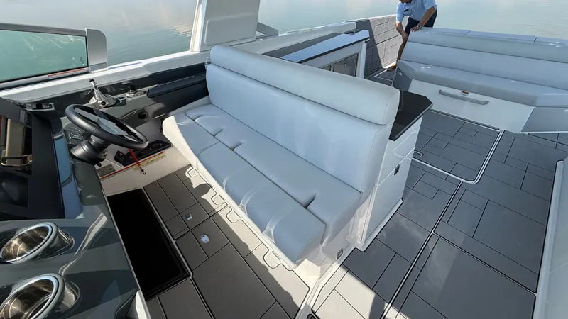 Slide: The Image of Aviara AV40 2024 - 40