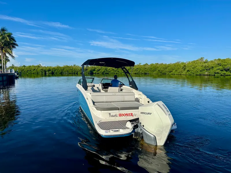 Slide: The Image of Sea Ray 270 SD OB 2024 - 9