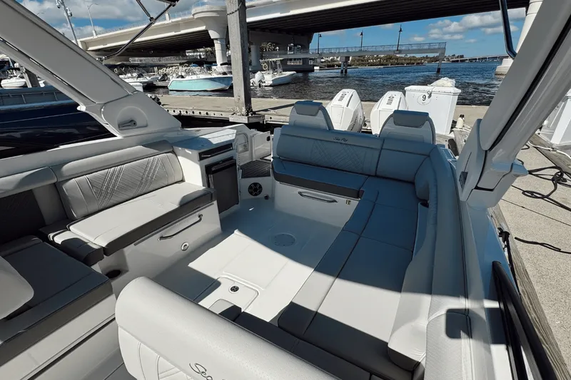 Slide: The Image of Sea Ray SDX 290 Outboard 2026 - 15