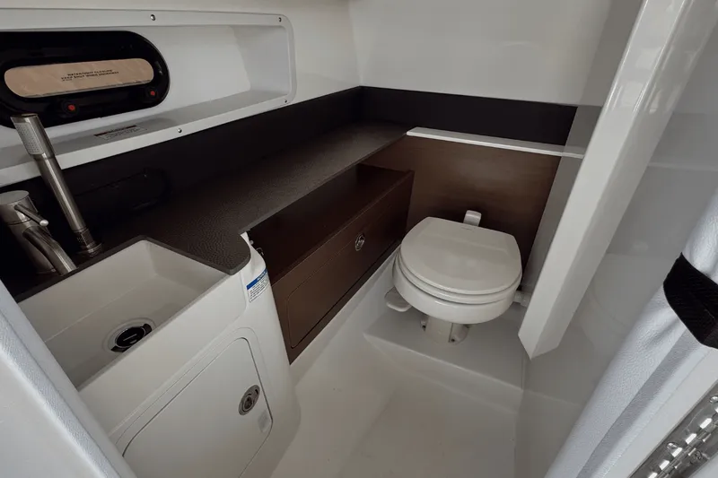 Slide: The Image of Sea Ray SDX 290 Outboard 2026 - 19