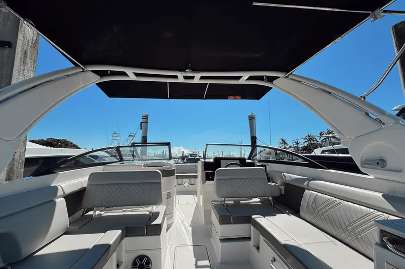 Slide: The Image of Sea Ray SDX 290 Outboard 2026 - 4