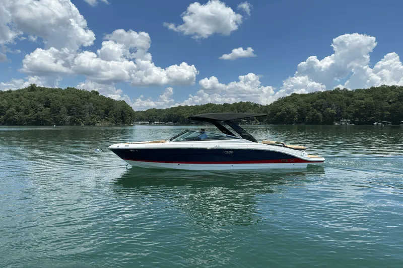 The Image of Sea Ray SLX 280 2026 - 0
