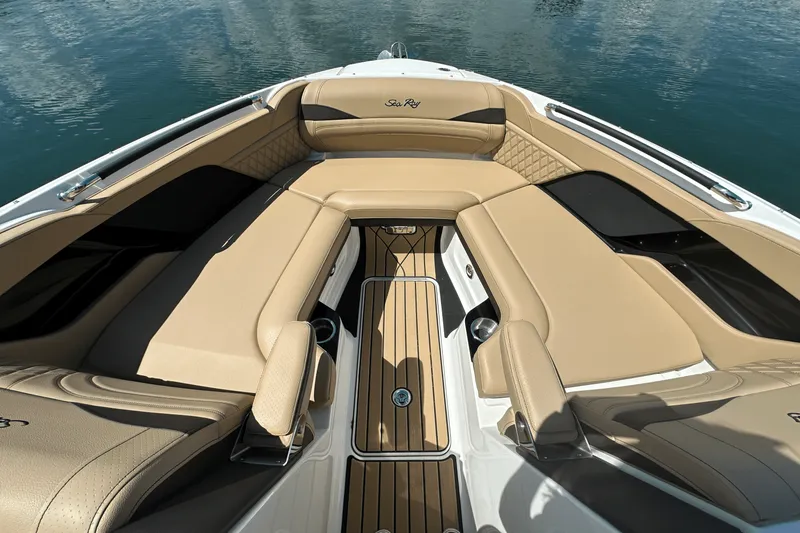 Slide: The Image of Sea Ray SLX 280 2026 - 10