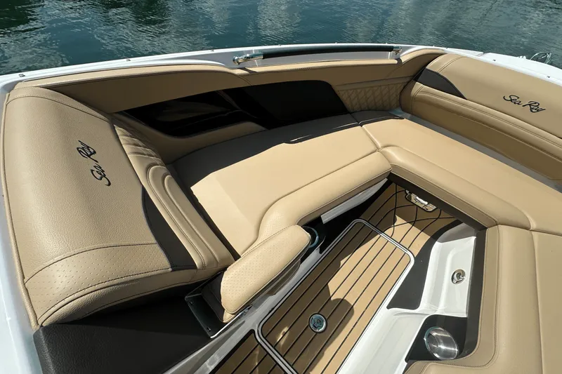 Slide: The Image of Sea Ray SLX 280 2026 - 11