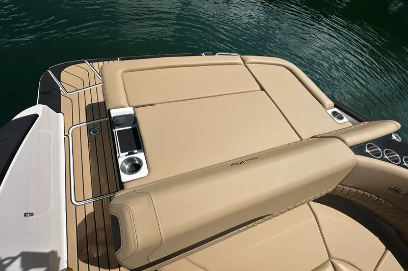 Slide: The Image of Sea Ray SLX 280 2026 - 24