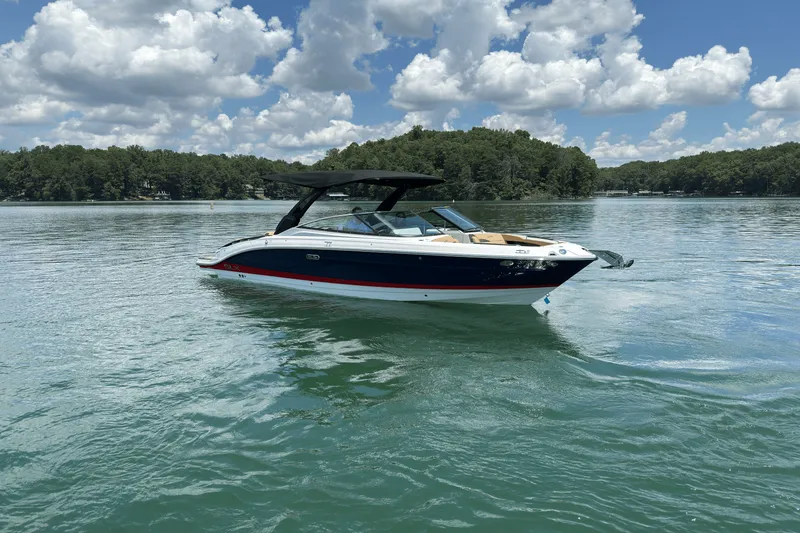 Slide: The Image of Sea Ray SLX 280 2026 - 4