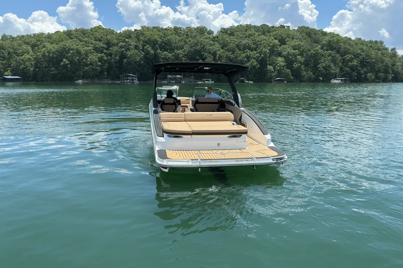 Slide: The Image of Sea Ray SLX 280 2026 - 7