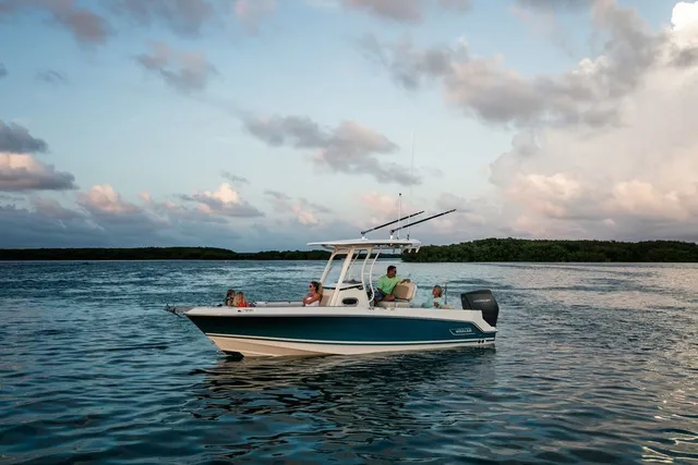 The Image of Boston Whaler 230 Outrage 2026 - 0