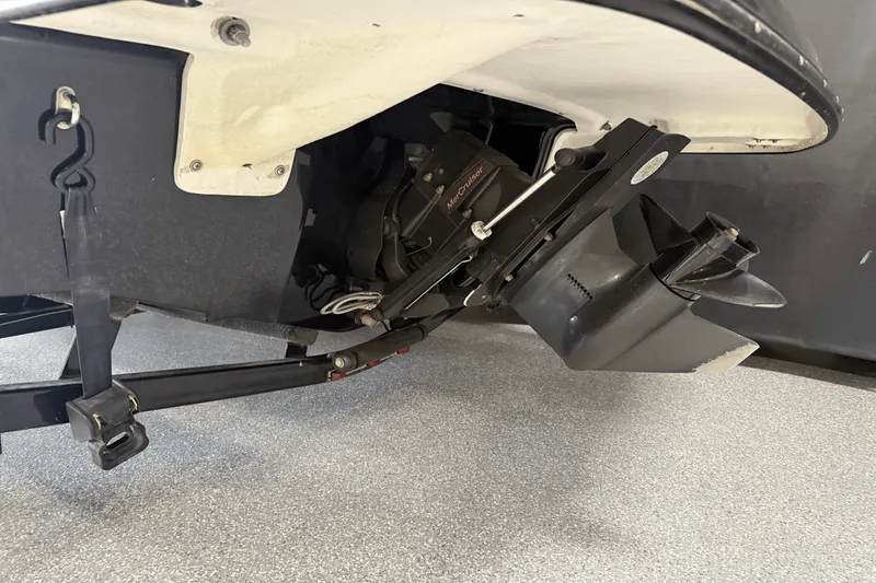 Slide: The Image of Glastron GTS 205 2019 - 11