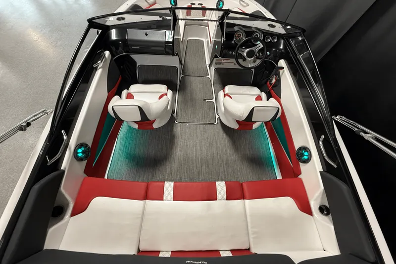 Slide: The Image of Glastron GTS 205 2019 - 22