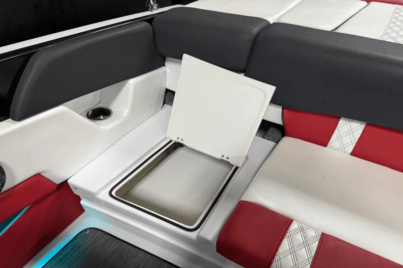 Slide: The Image of Glastron GTS 205 2019 - 27