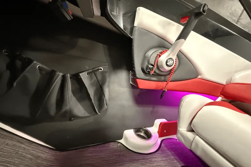 Slide: The Image of Glastron GTS 205 2019 - 48