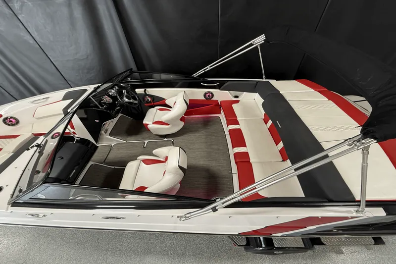 Slide: The Image of Glastron GTS 205 2019 - 5