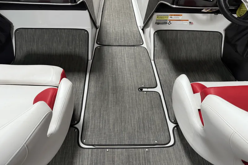 Slide: The Image of Glastron GTS 205 2019 - 50