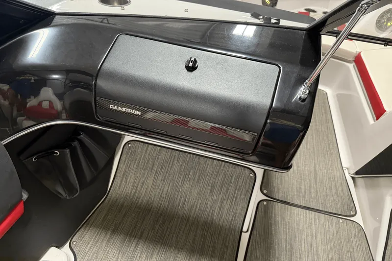 Slide: The Image of Glastron GTS 205 2019 - 54