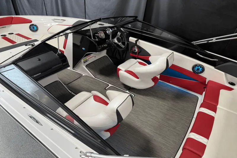 Slide: The Image of Glastron GTS 205 2019 - 6