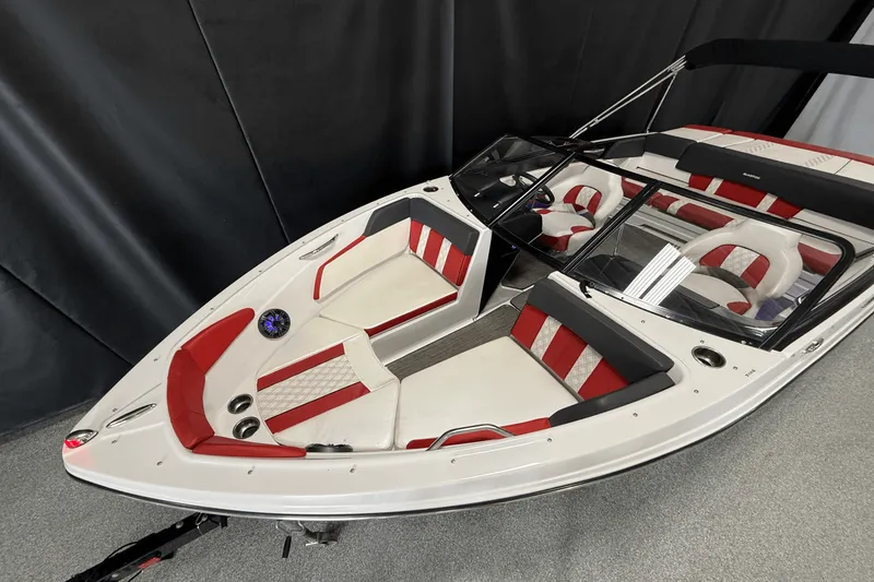 Slide: The Image of Glastron GTS 205 2019 - 7