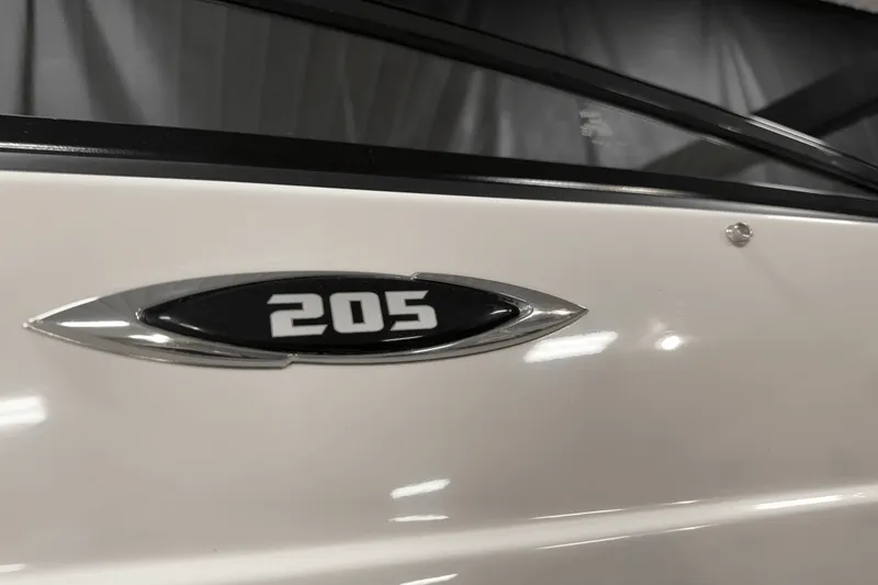 Slide: The Image of Glastron GTS 205 2019 - 71