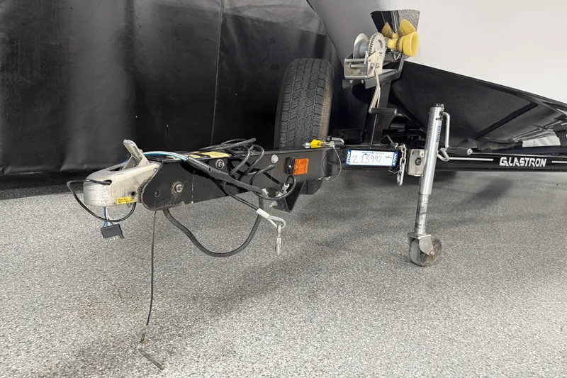 Slide: The Image of Glastron GTS 205 2019 - 73