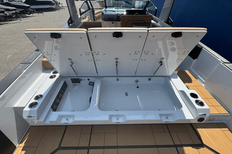 Slide: The Image of Aviara AV36 2022 - 10