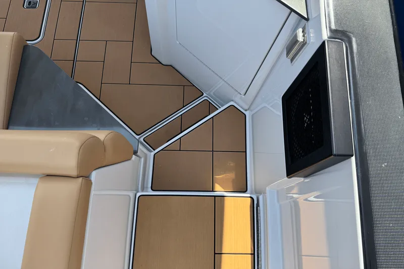 Slide: The Image of Aviara AV36 2022 - 18