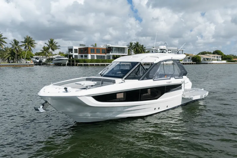 Slide: The Image of Galeon 325 GTO 2024 - 10