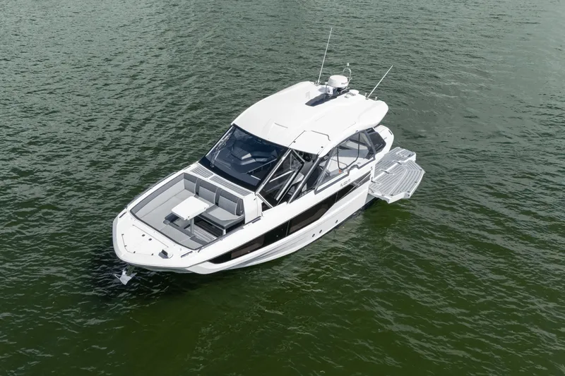 Slide: The Image of Galeon 325 GTO 2024 - 11